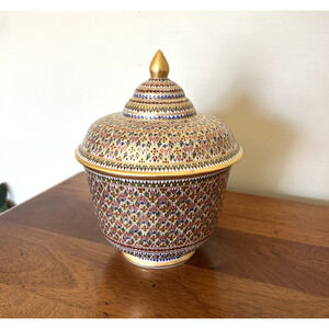Porcelain Lided Bowl-Thai Benjarong, Hand Painted